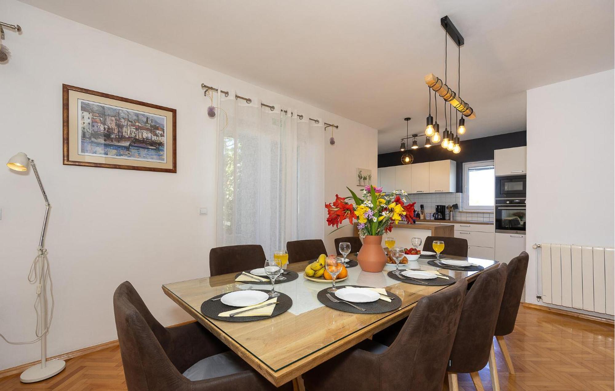 Beautiful Home In Makarska With Kitchen Eksteriør bilde