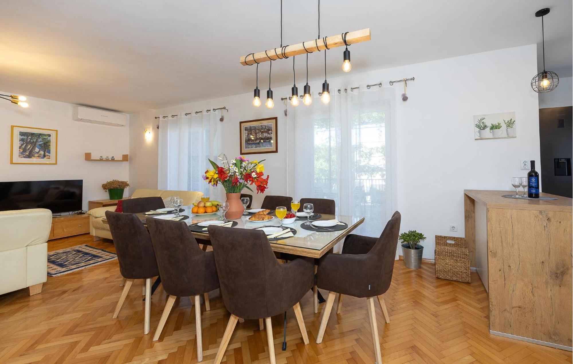 Beautiful Home In Makarska With Kitchen Eksteriør bilde