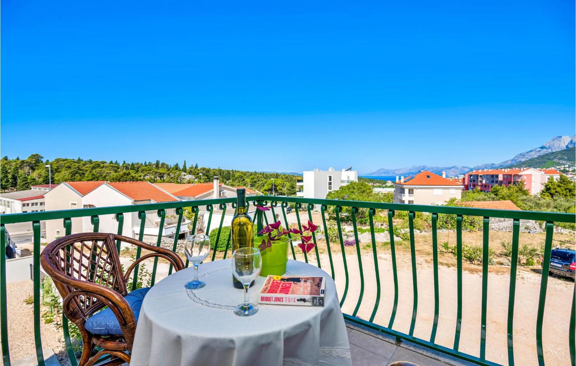 Beautiful Home In Makarska With Kitchen Eksteriør bilde